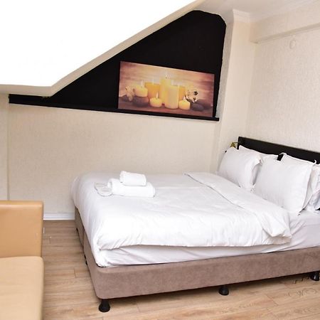 Mates Istiklal Suites Istanbul Exterior photo