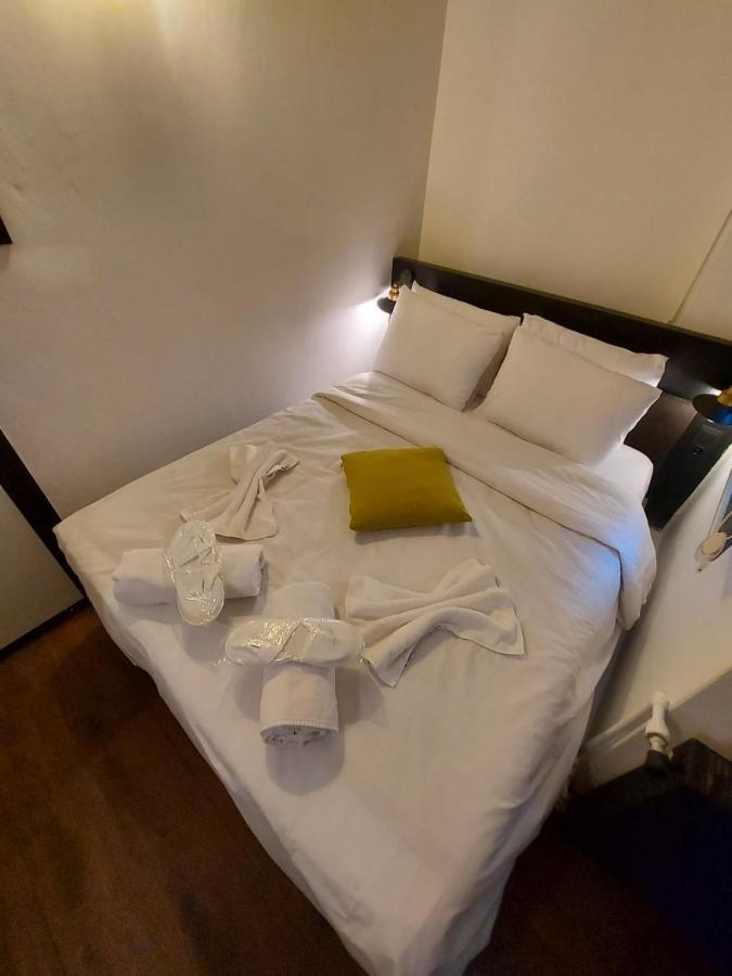 Mates Istiklal Suites Istanbul Exterior photo