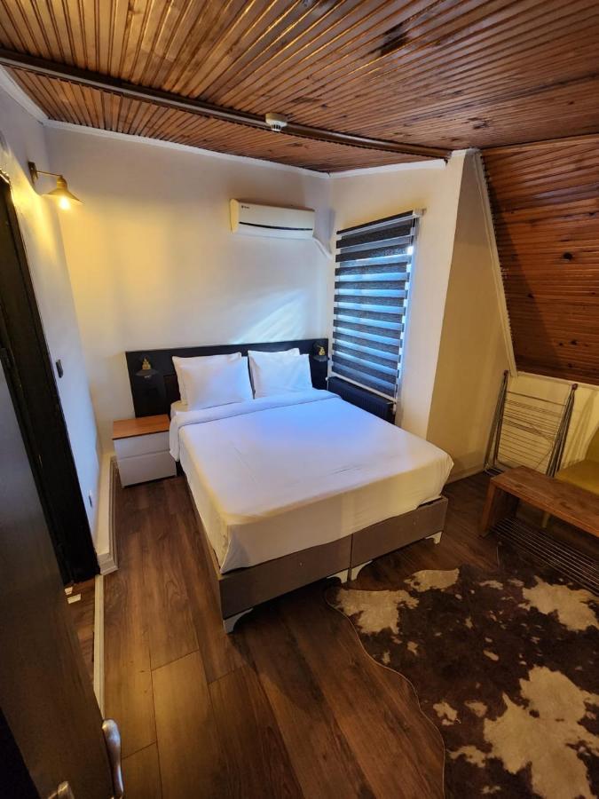 Mates Istiklal Suites Istanbul Exterior photo