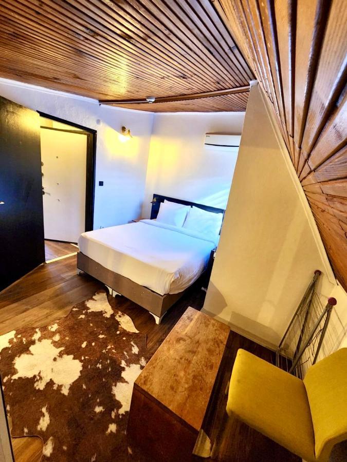 Mates Istiklal Suites Istanbul Exterior photo