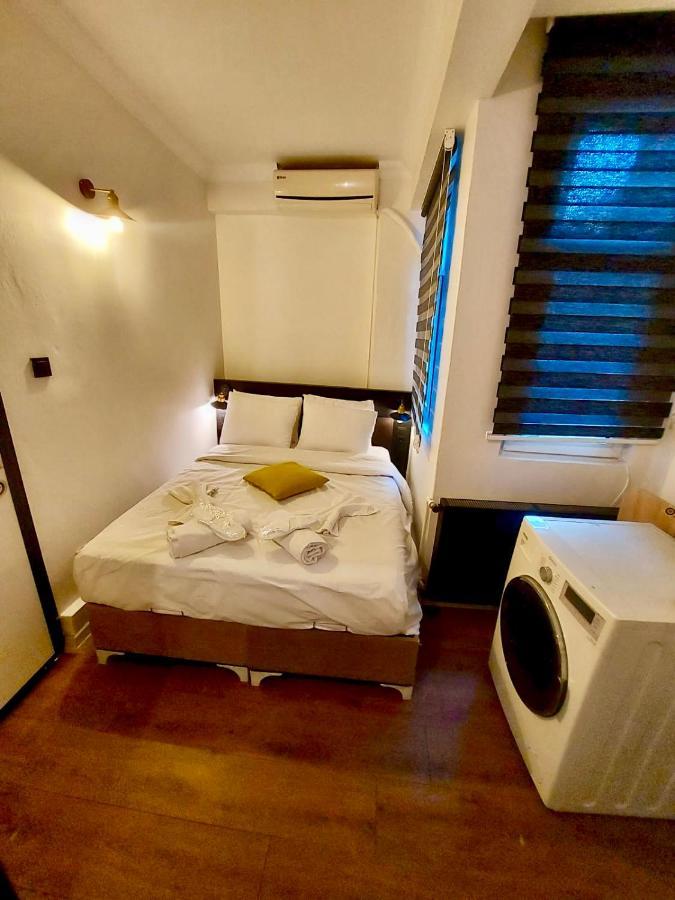 Mates Istiklal Suites Istanbul Exterior photo