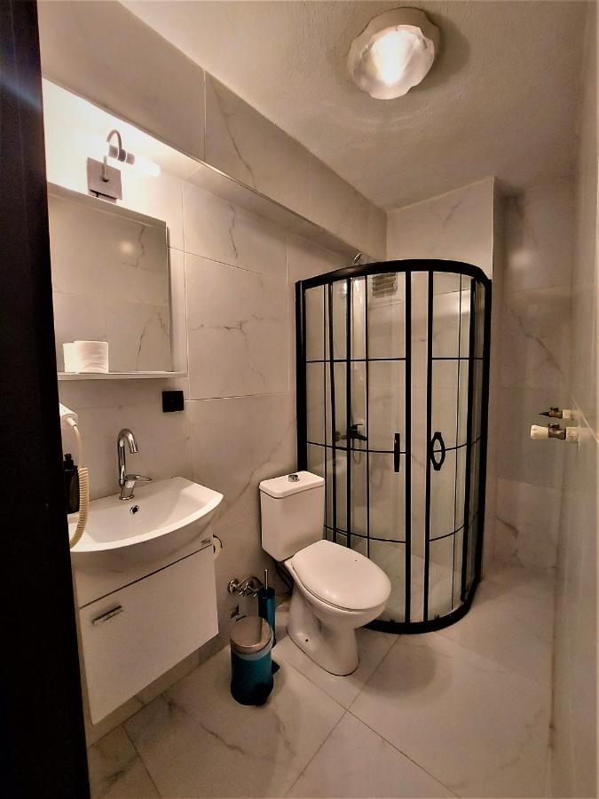 Mates Istiklal Suites Istanbul Exterior photo