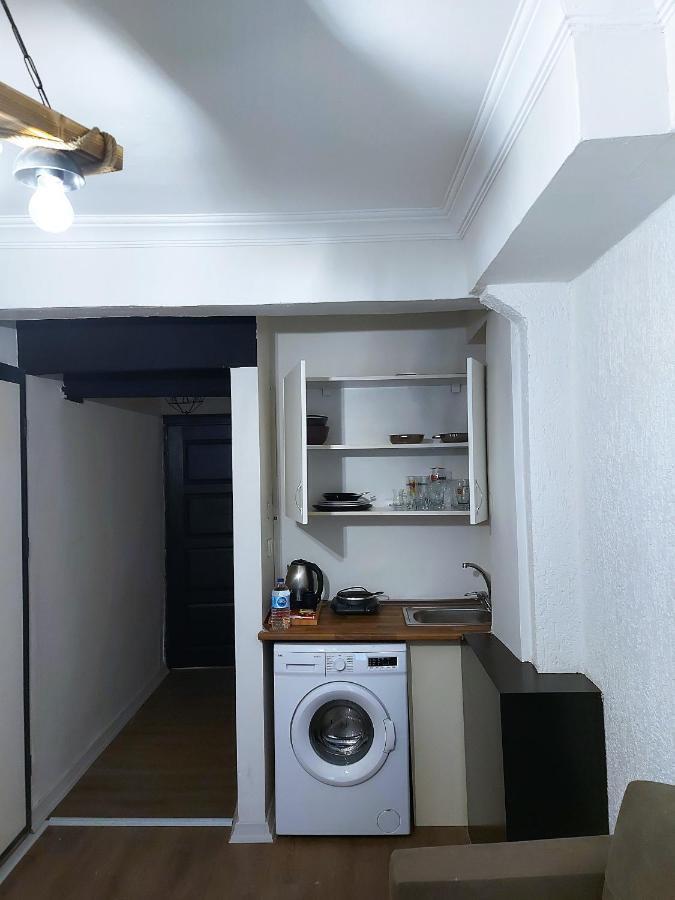 Mates Istiklal Suites Istanbul Exterior photo