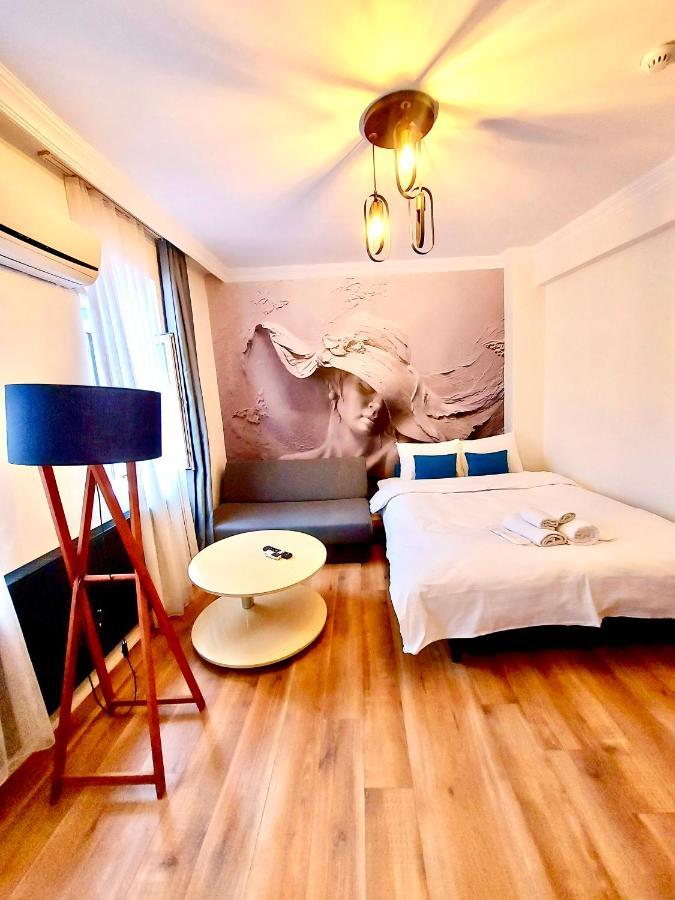 Mates Istiklal Suites Istanbul Exterior photo