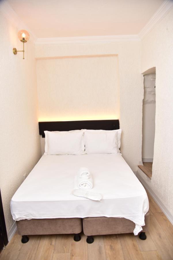 Mates Istiklal Suites Istanbul Exterior photo