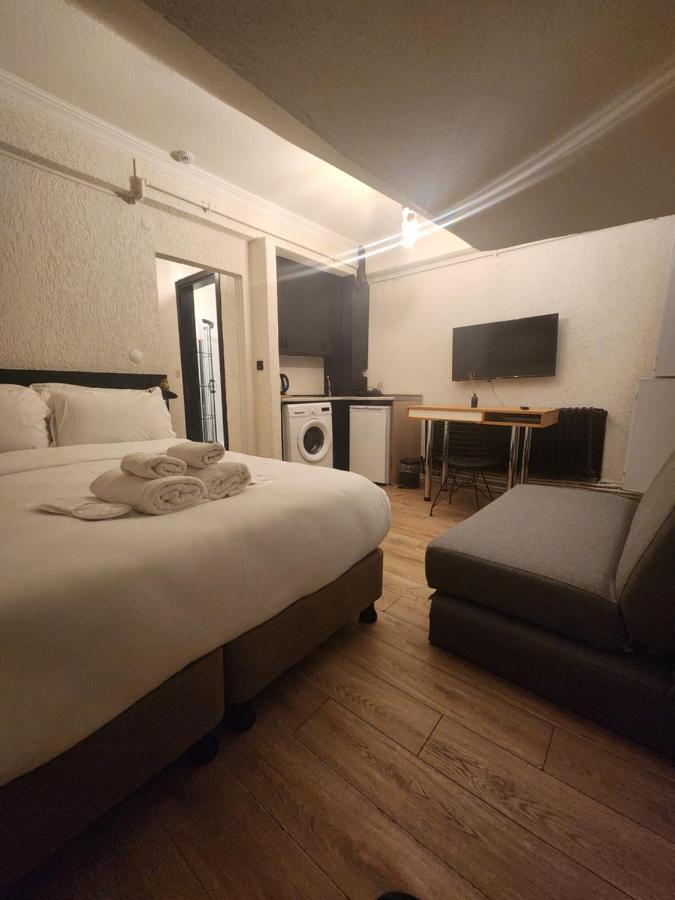 Mates Istiklal Suites Istanbul Exterior photo