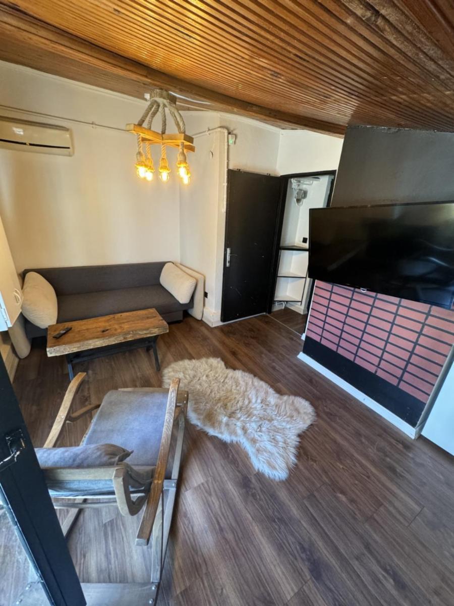 Mates Istiklal Suites Istanbul Exterior photo